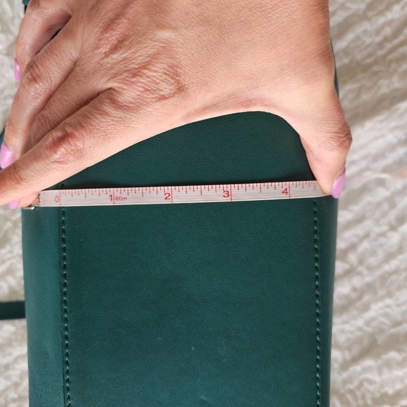 Diane Von Furstenberg On-the-Go Carryall Leather Bag  - Picture 9 of 13